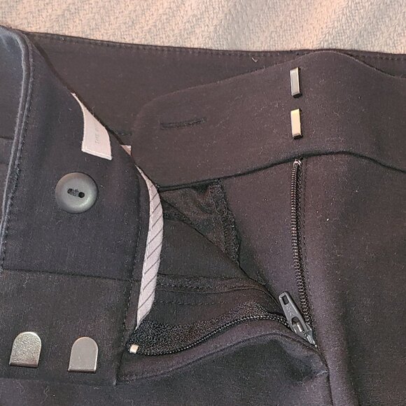 ANN TAYLOR BLACK CAPRI PANTS - STYLE & SIZE - MARISSA 4P - Picture 5 of 9